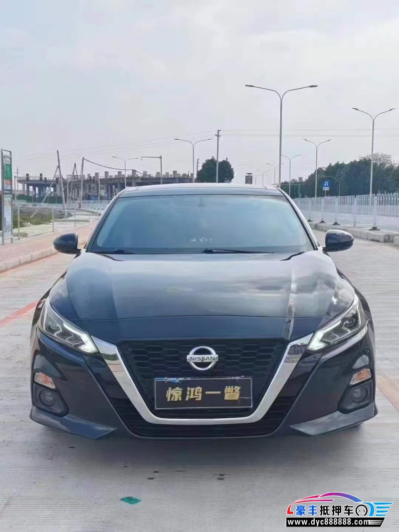 19年日产天籁轿车抵押车出售