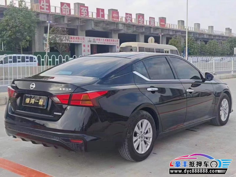 19年日产天籁轿车抵押车出售