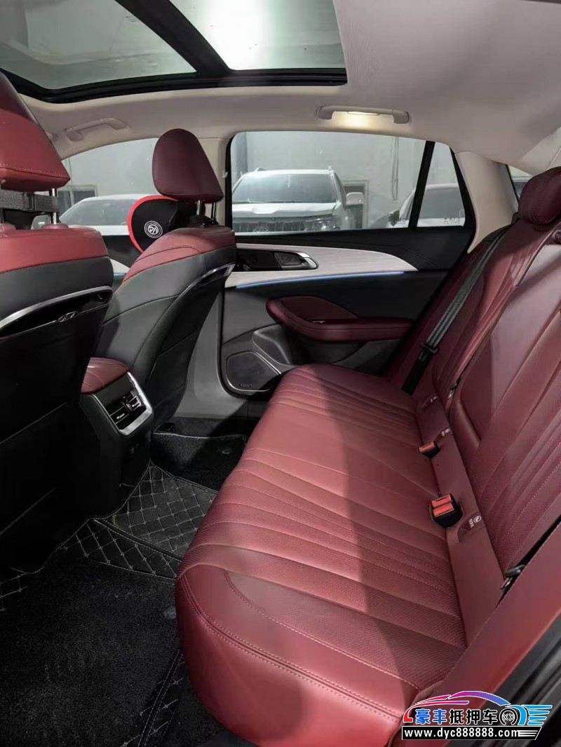 25年红旗H5轿车抵押车出售