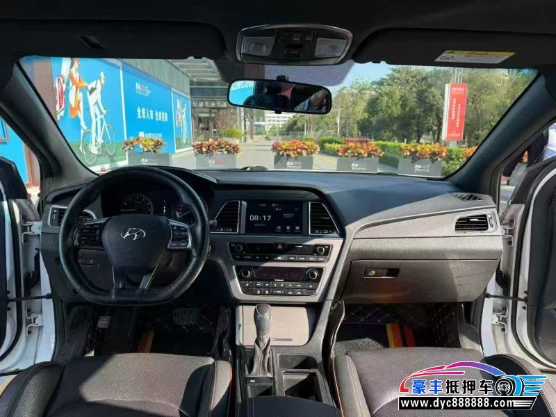 17年现代索纳塔轿车抵押车出售