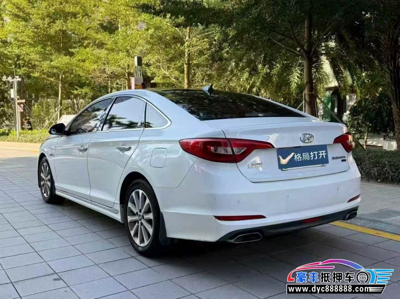 17年现代索纳塔轿车抵押车出售