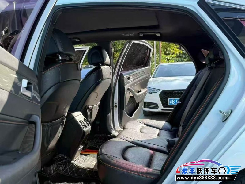 17年现代索纳塔轿车抵押车出售