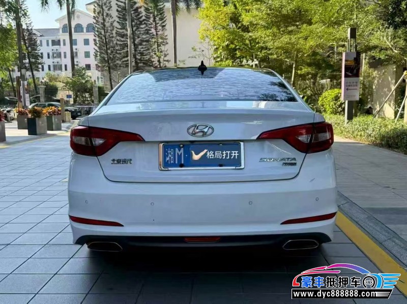 17年现代索纳塔轿车抵押车出售