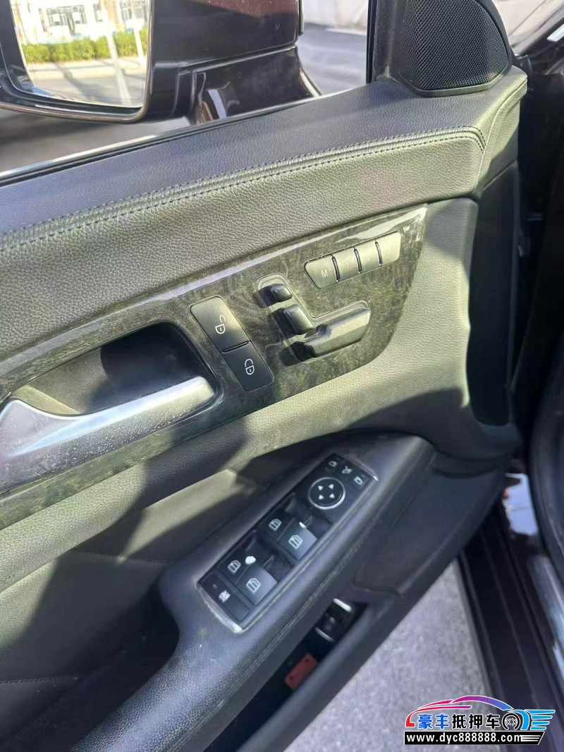 13年奔驰CLS轿车抵押车出售