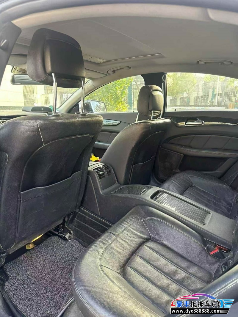 13年奔驰CLS轿车抵押车出售