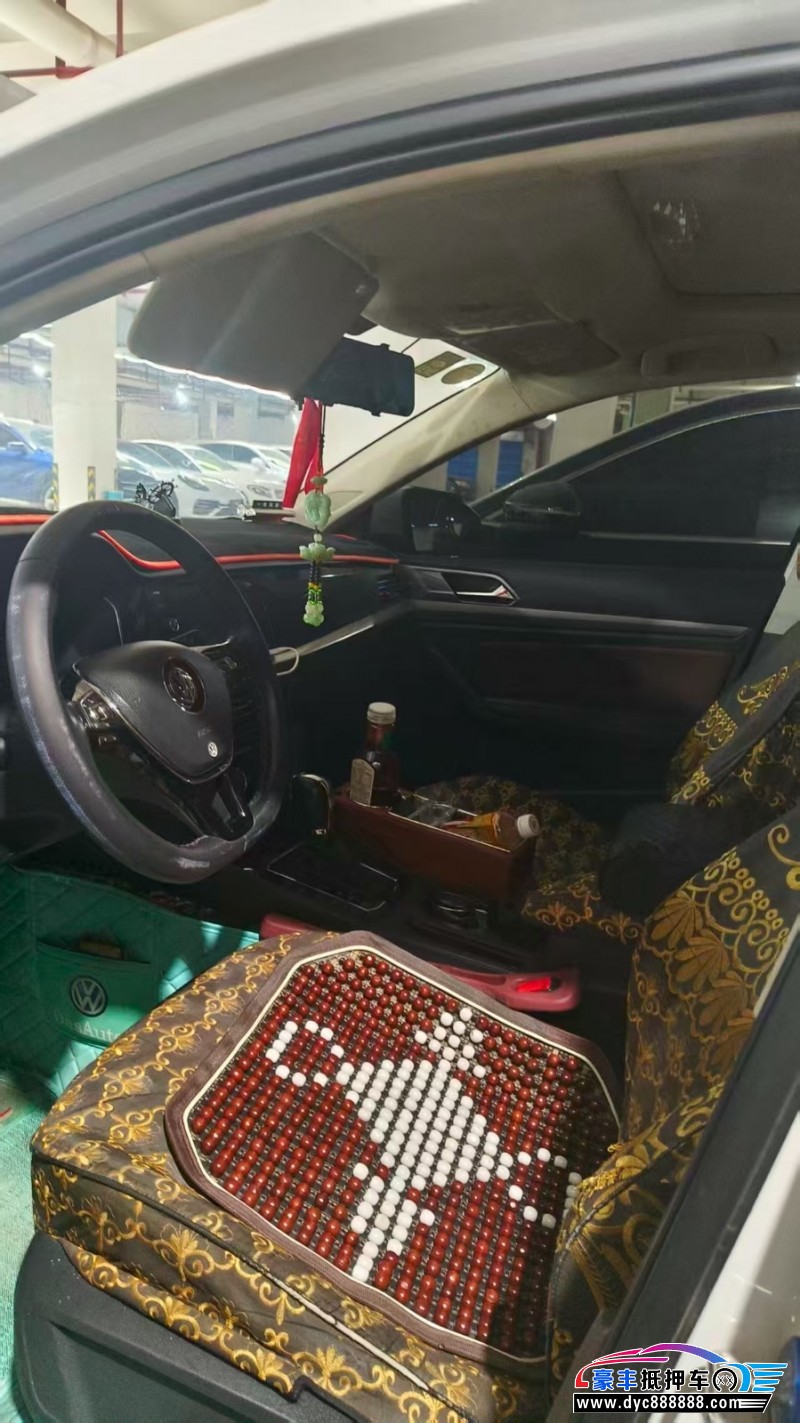 19年大众朗逸轿车抵押车出售