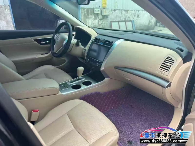 18年日产天籁轿车抵押车出售