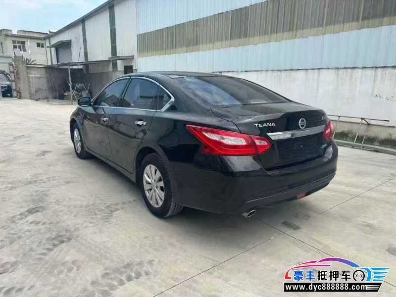 18年日产天籁轿车抵押车出售
