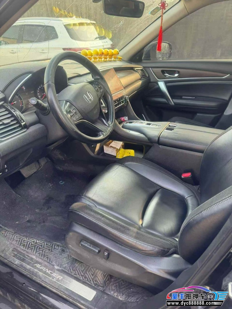 18年本田冠道轿车抵押车出售