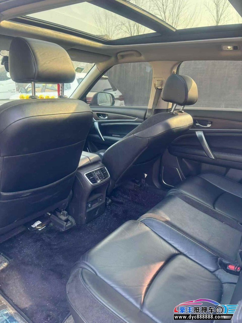 18年本田冠道轿车抵押车出售