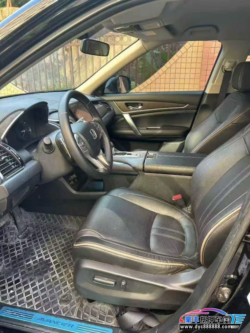 22年本田冠道轿车抵押车出售