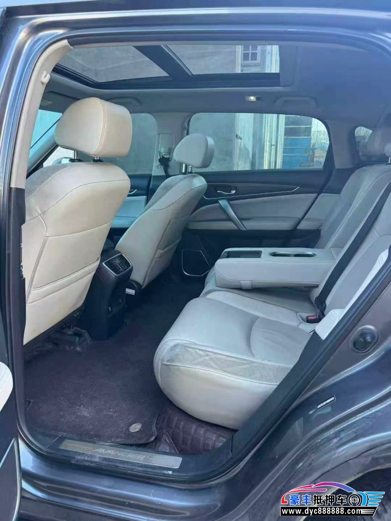 17年本田冠道轿车抵押车出售