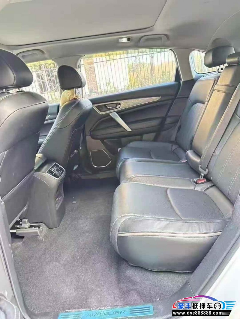 23年本田冠道轿车抵押车出售