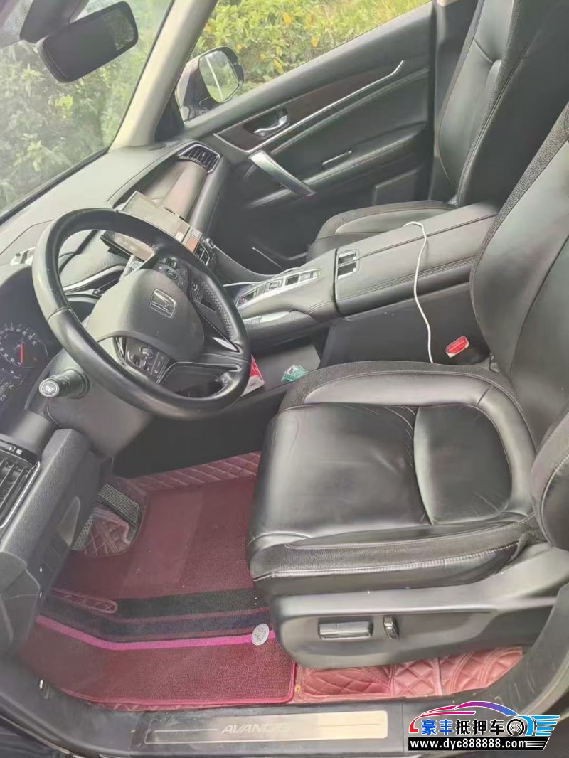 18年本田冠道轿车抵押车出售