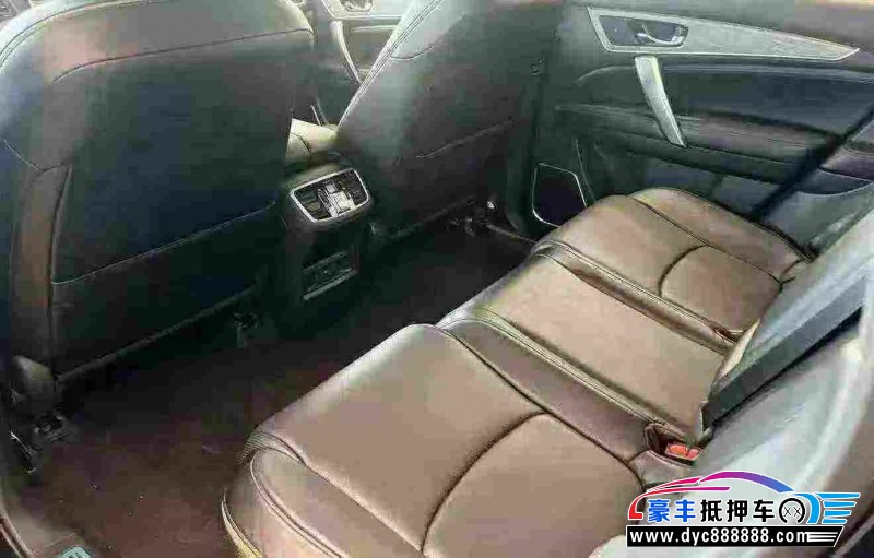 25年本田冠道轿车抵押车出售