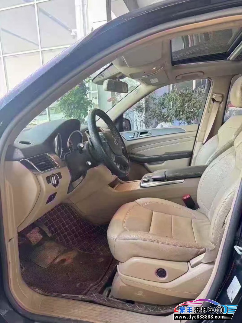 13年奔驰ML轿车抵押车出售