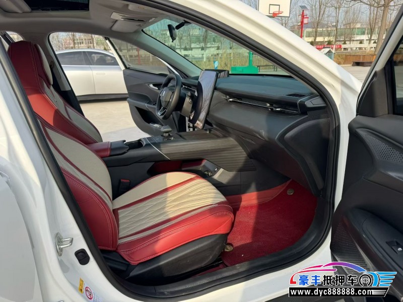 25年长安逸动轿车抵押车出售