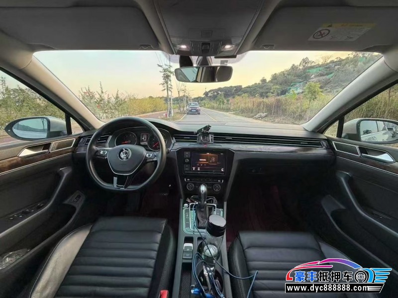 19年大众迈腾轿车抵押车出售