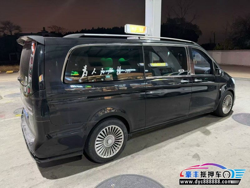 17年奔驰威霆轿车抵押车出售