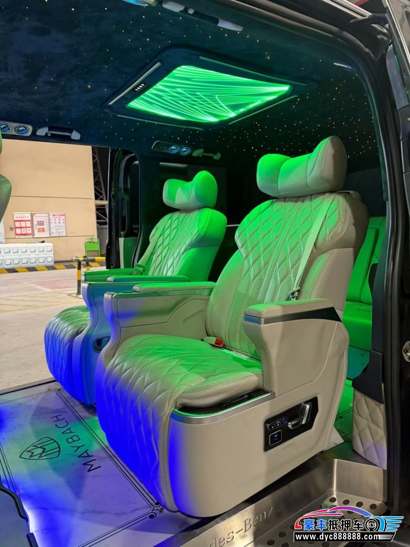 17年奔驰威霆轿车抵押车出售