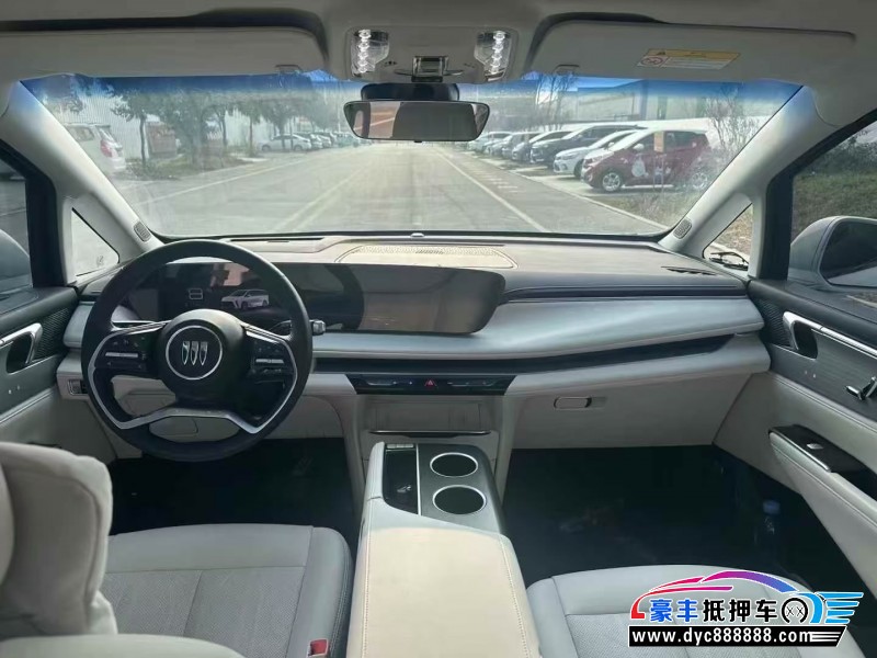 25年别克GL8轿车抵押车出售