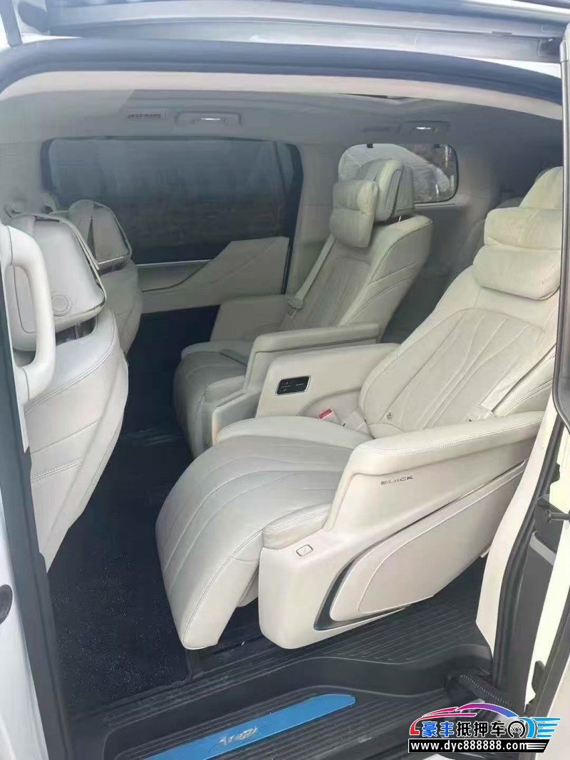 25年别克GL8轿车抵押车出售