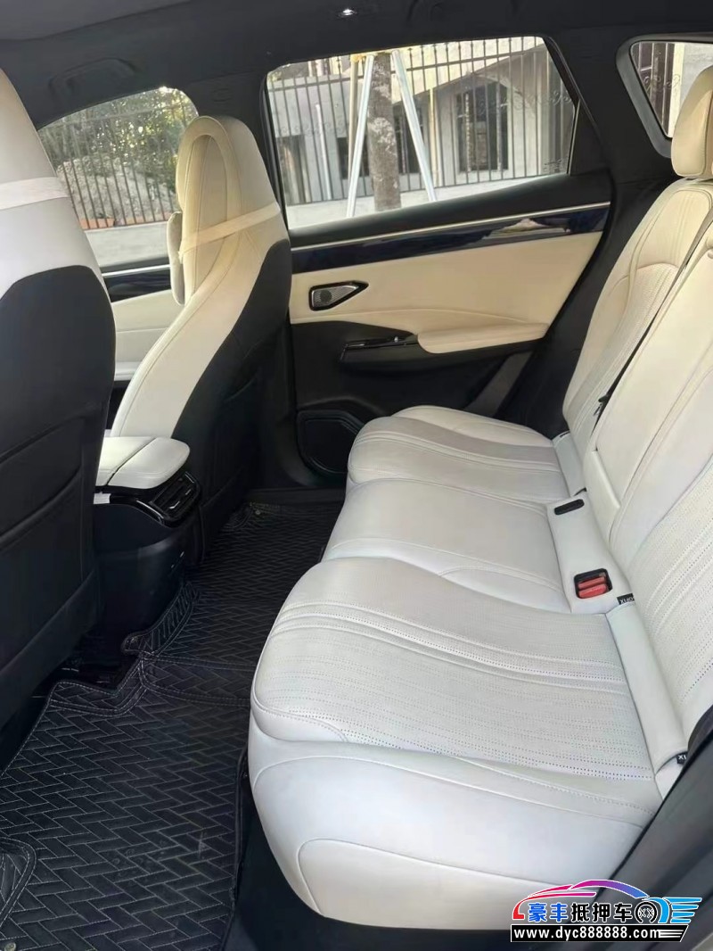 24年吉利银河L7轿车抵押车出售