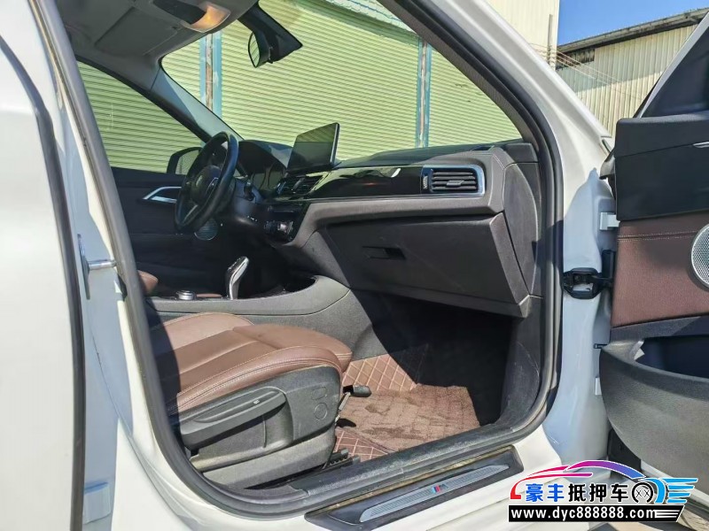 23年宝马1系轿车抵押车出售