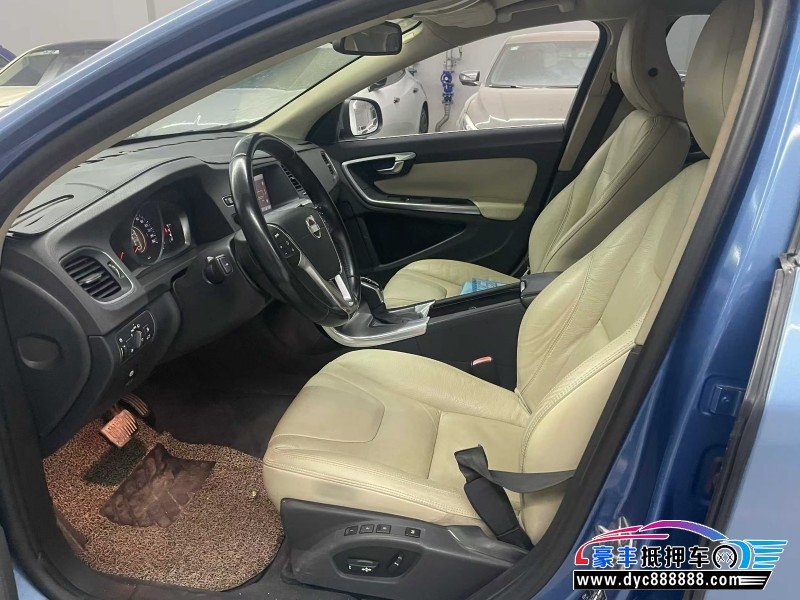 14年沃尔沃S60轿车抵押车出售