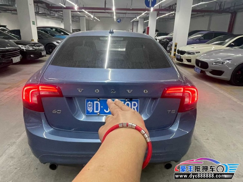 14年沃尔沃S60轿车抵押车出售