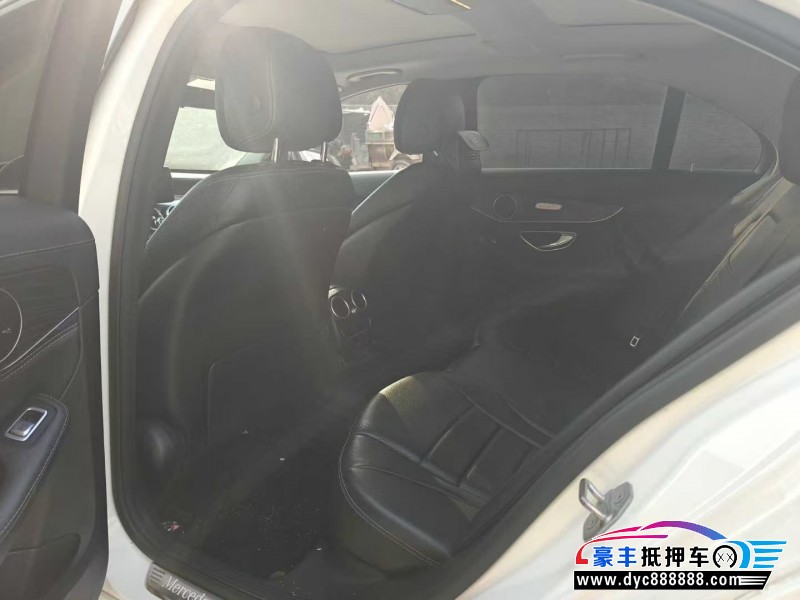 19年奔驰C轿车抵押车出售