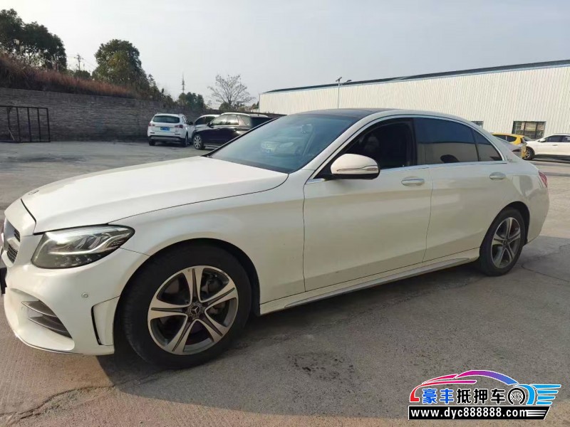 19年奔驰C轿车抵押车出售