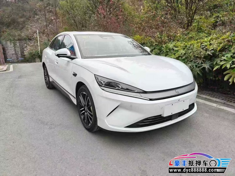 25年比亚迪秦轿车抵押车出售