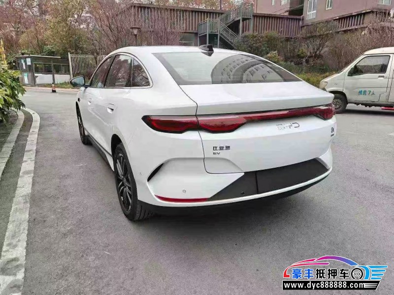 25年比亚迪秦轿车抵押车出售