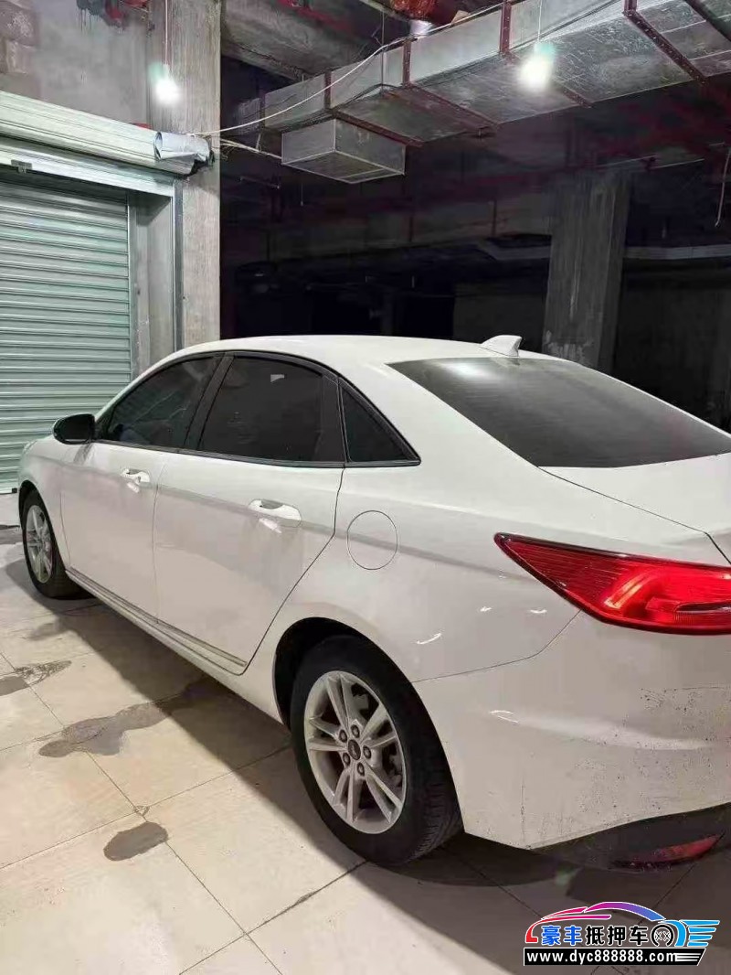 20年福特福睿斯轿车抵押车出售