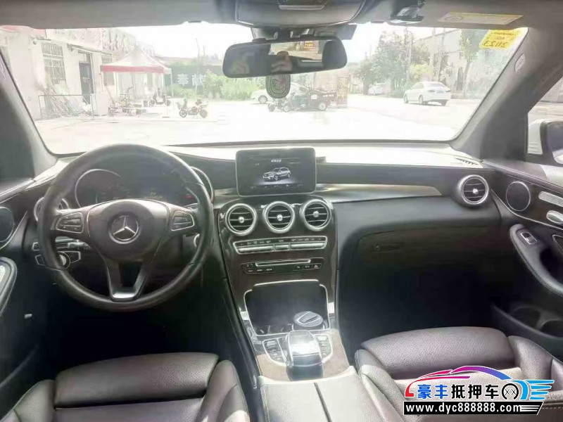19年奔驰GLC轿车抵押车出售
