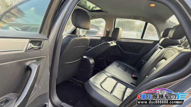 14年大众宝来轿车抵押车出售