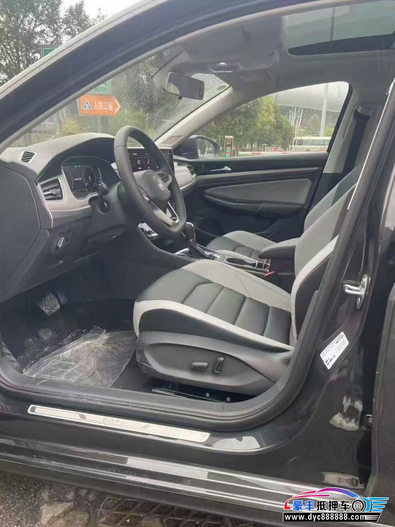 25年大众宝来轿车抵押车出售