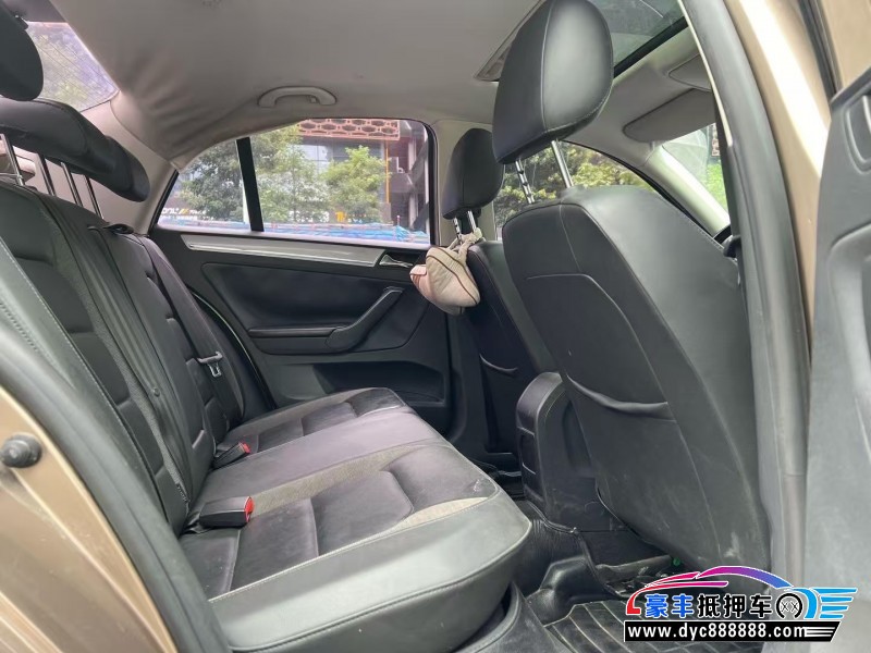 15年大众宝来轿车抵押车出售