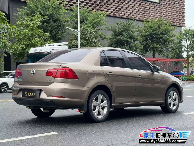 15年大众宝来轿车抵押车出售