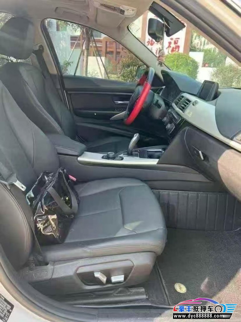 15年宝马3系轿车抵押车出售