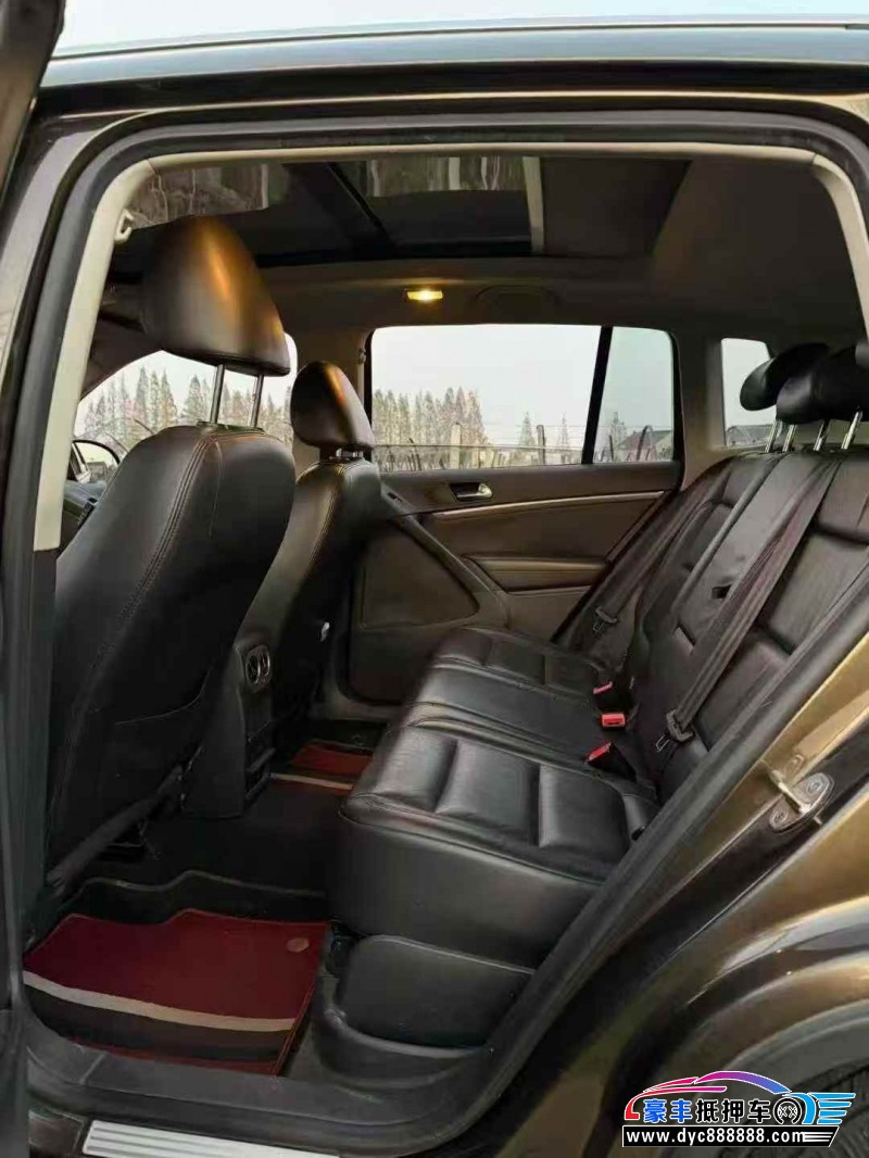 14年大众途观轿车抵押车出售