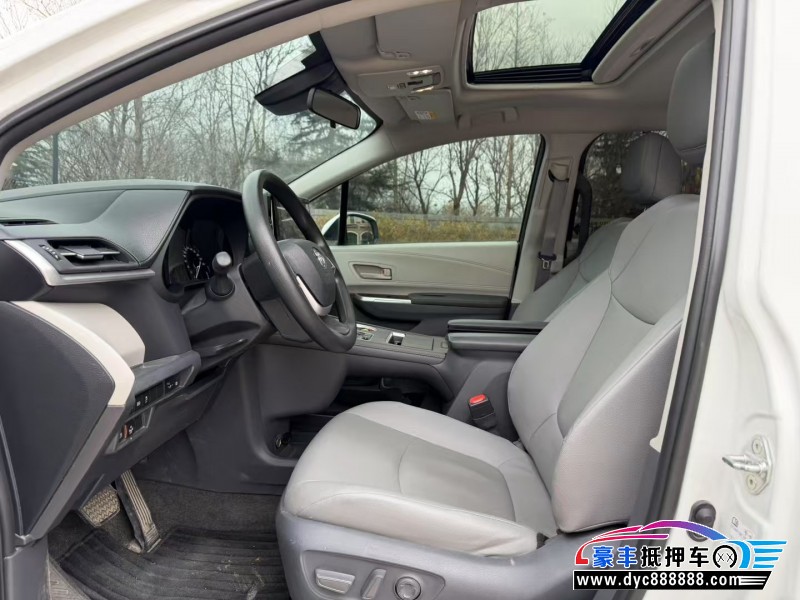 24年丰田格瑞维亚轿车抵押车出售