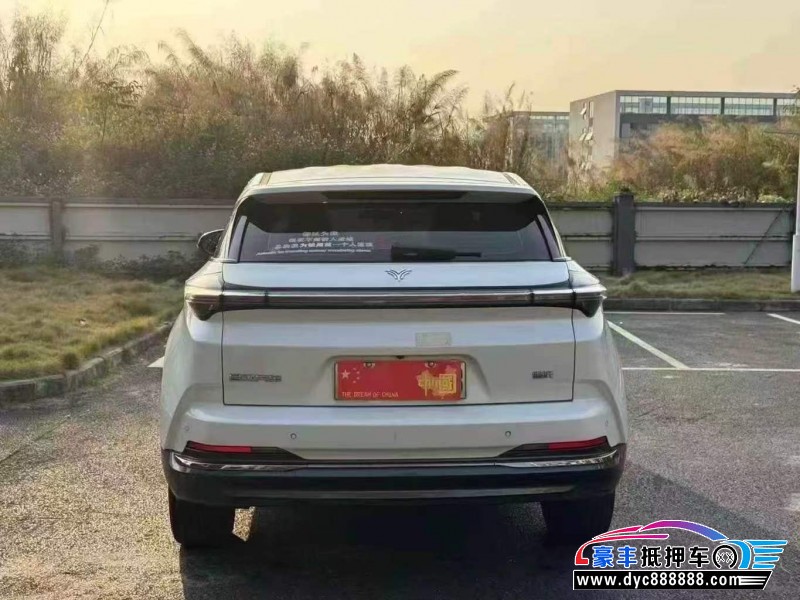 23年哪吒U轿车抵押车出售