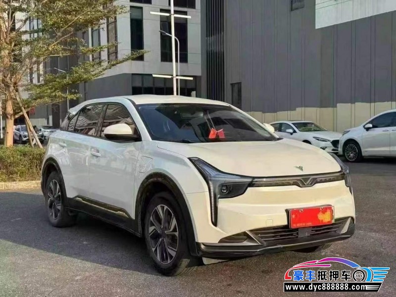 23年哪吒U轿车抵押车出售