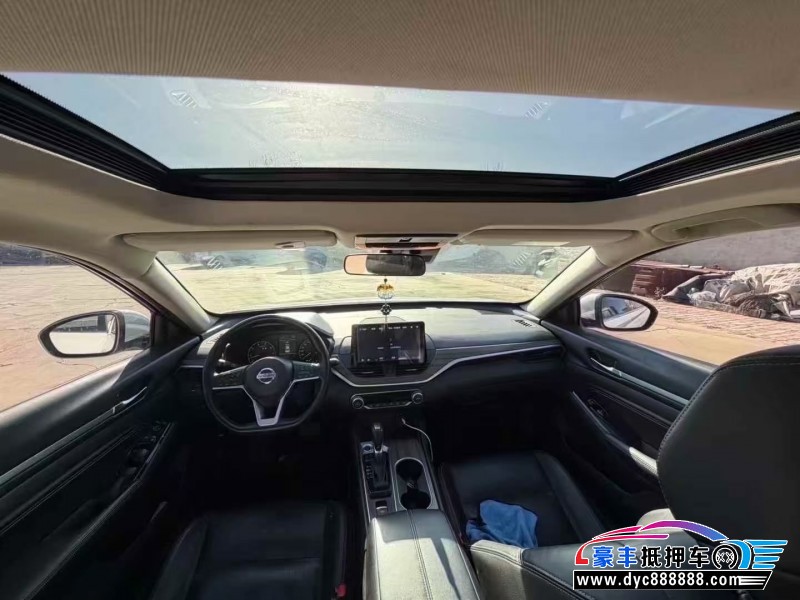 20年日产天籁轿车抵押车出售