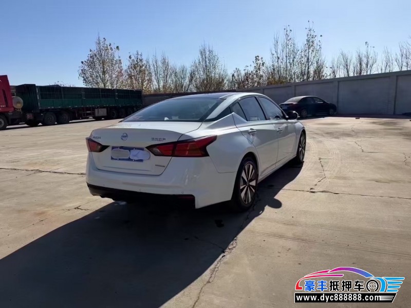 20年日产天籁轿车抵押车出售