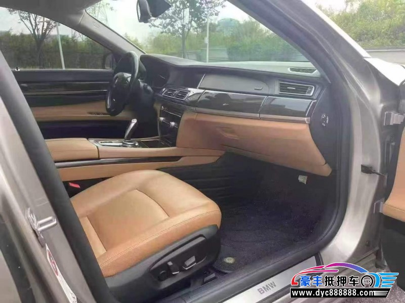 14年宝马7系轿车抵押车出售