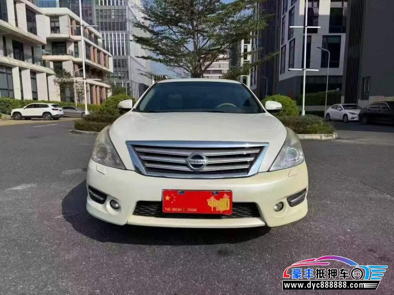 12年日产天籁轿车抵押车出售