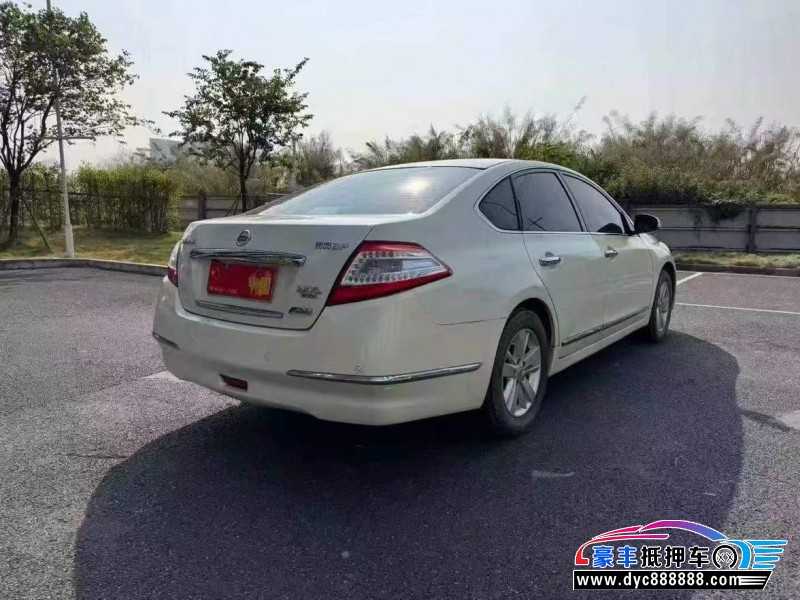 12年日产天籁轿车抵押车出售